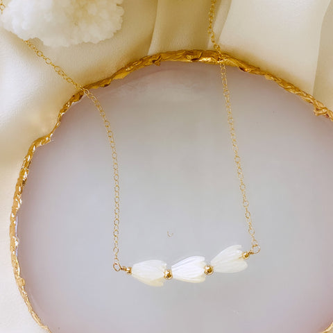 PIKAKE Triple necklace