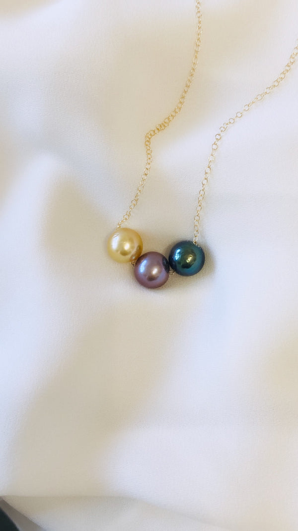 Rainbow floating pearl necklace