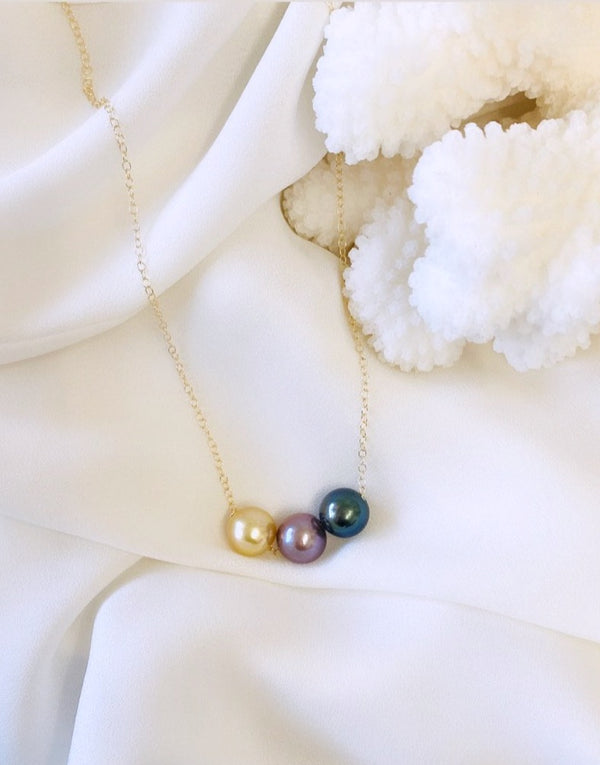 Rainbow floating pearl necklace